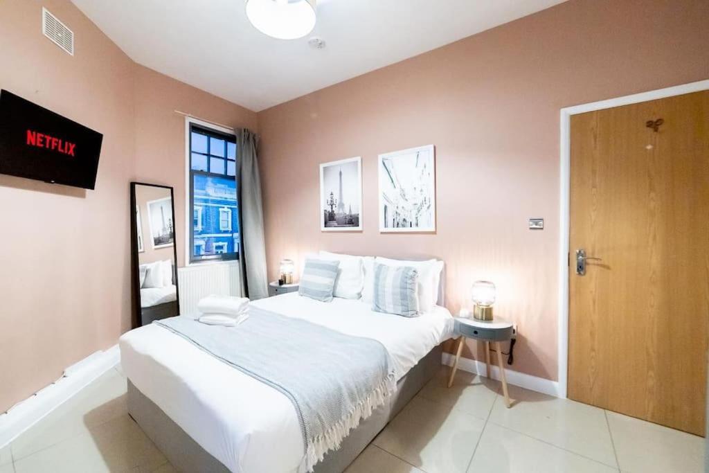 2 Bedroom Apartment Лондон Экстерьер фото