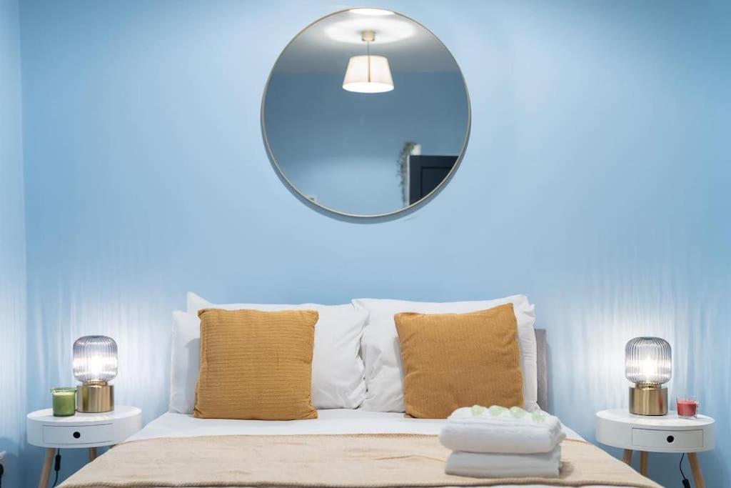 2 Bedroom Apartment Лондон Экстерьер фото